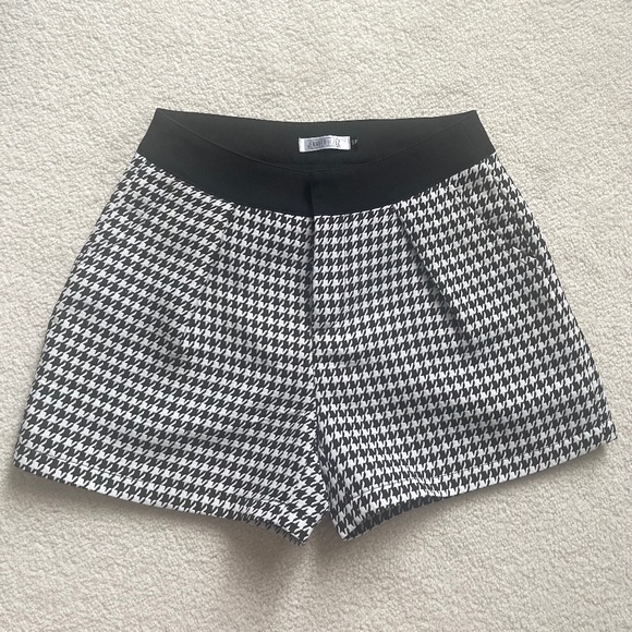 Houndstooth Shorts by Jennifer Lopez - Picture 2 of 4
